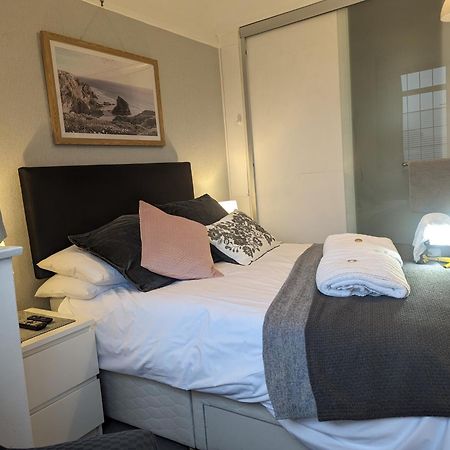 En-Suite Nook Near Forest & Sea, Super Value With Fridge, Microwave And Tv ليمنجتون المظهر الخارجي الصورة