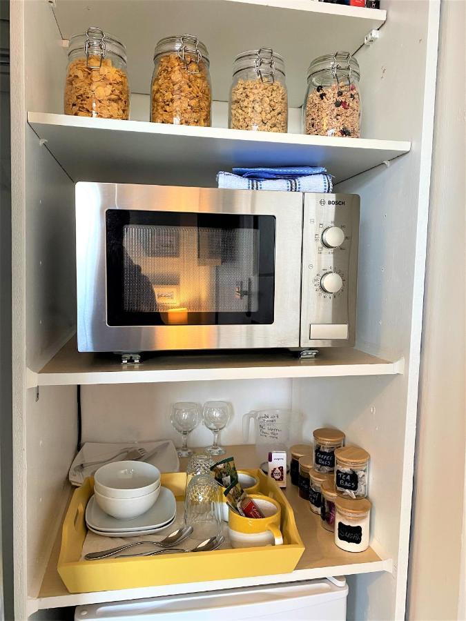 En-Suite Nook Near Forest & Sea, Super Value With Fridge, Microwave And Tv ليمنجتون المظهر الخارجي الصورة