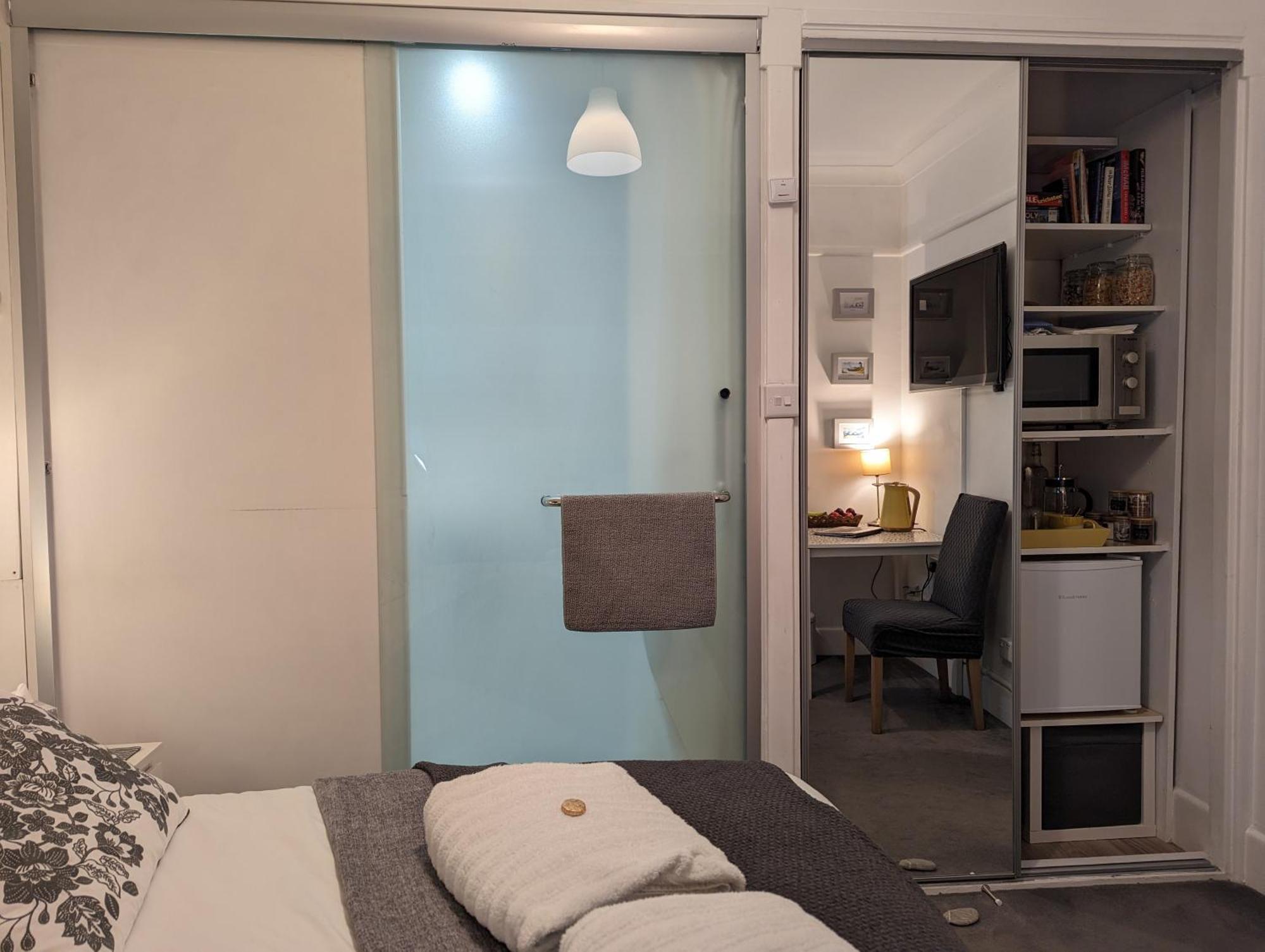 En-Suite Nook Near Forest & Sea, Super Value With Fridge, Microwave And Tv ليمنجتون المظهر الخارجي الصورة